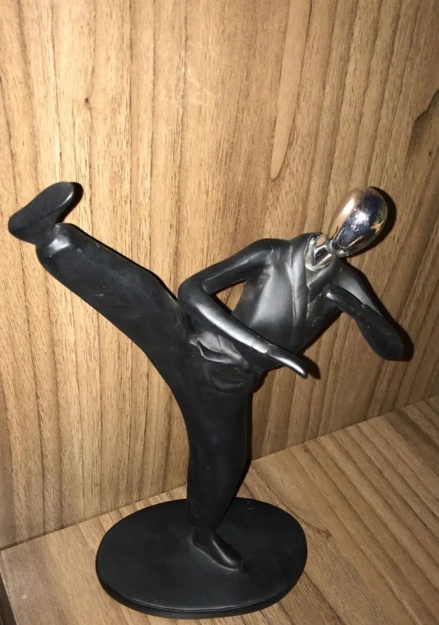 ESTATUETA IUMMI ATLETA  REF:ET044/051/050