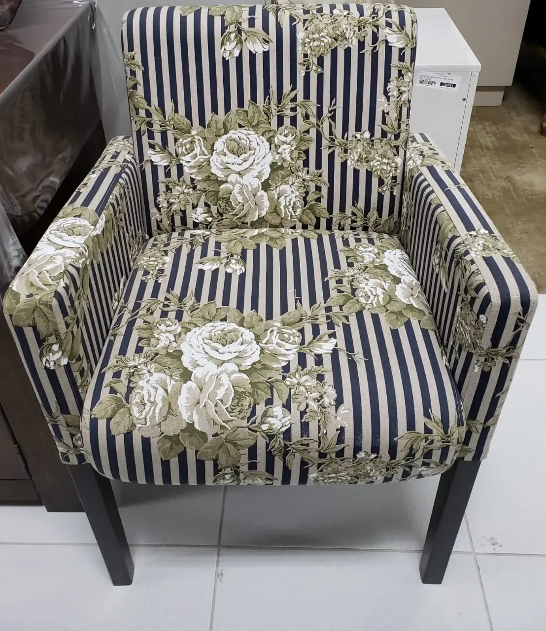 POLTRONA DEA 2704 JOY TEC. 4265 LISTA MARINHO PES MADEIRA(BL)