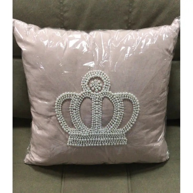 ALMOFADA DECORTEXTIL DC-274-01 LINHO ROSE C/APLIQUE PEROLA COROA(BL)