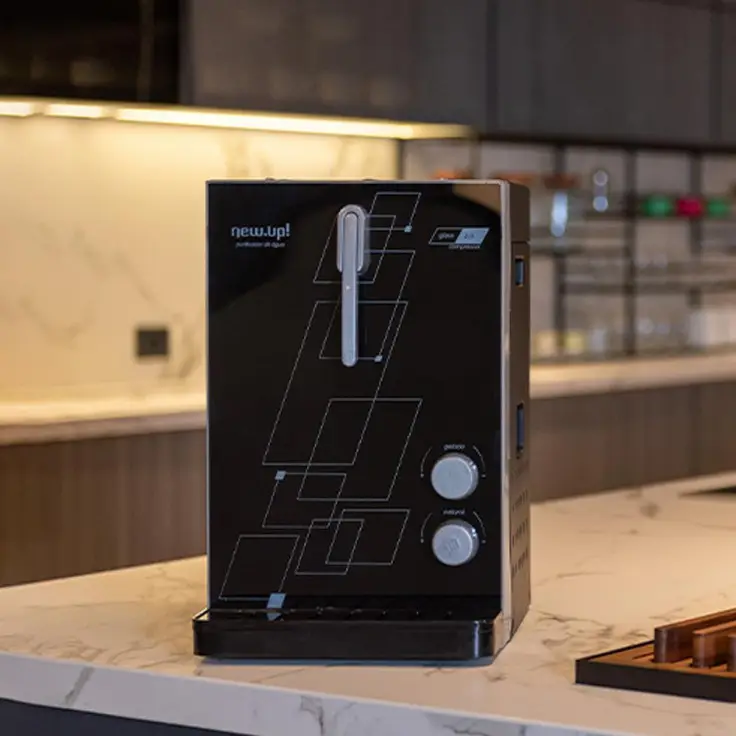 PURIFICADOR COMPRESSOR NEWUP GLASS 2.0 PRETO 1,8L/h