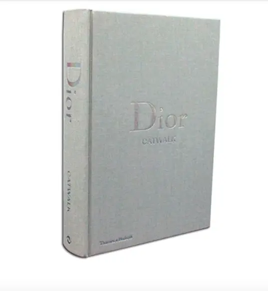 LIVRO QUEEN BOOKS  DIOR - CATWALK(BL)