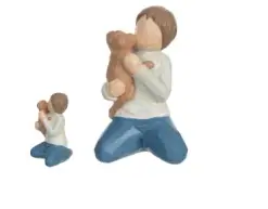 ESCULTURA MENINO E CACHORRO FLORARTE RESINA COLORIDO 88894001(BL)